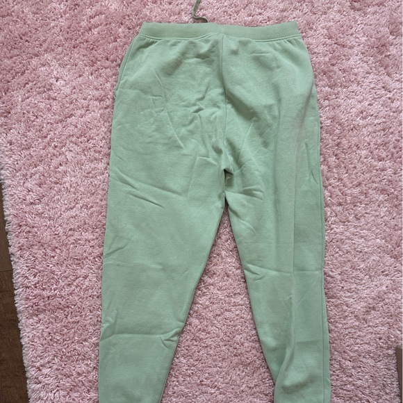 Made Sweats - Picture 3 of 4